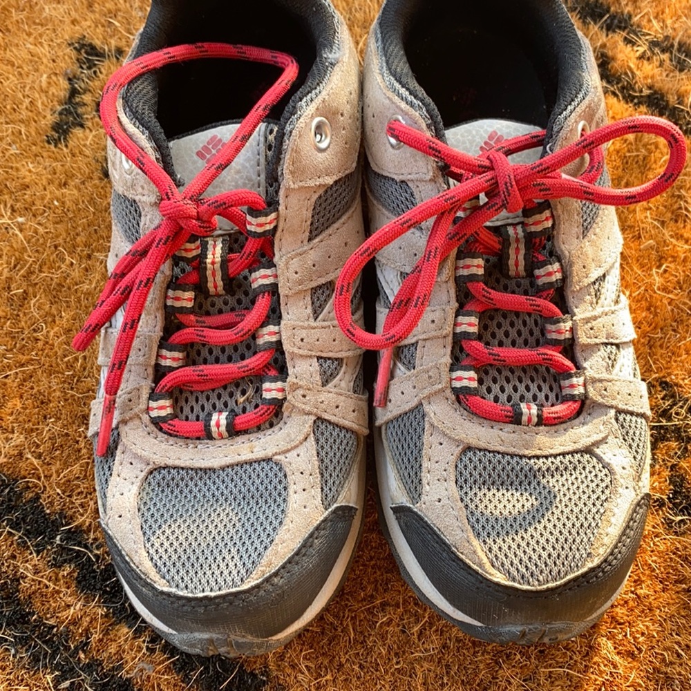 Size 2 kids hiking Columbia hiking shoes